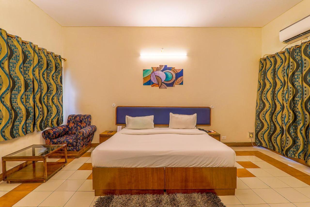 Hotel Executive Hasanganj Esterno foto