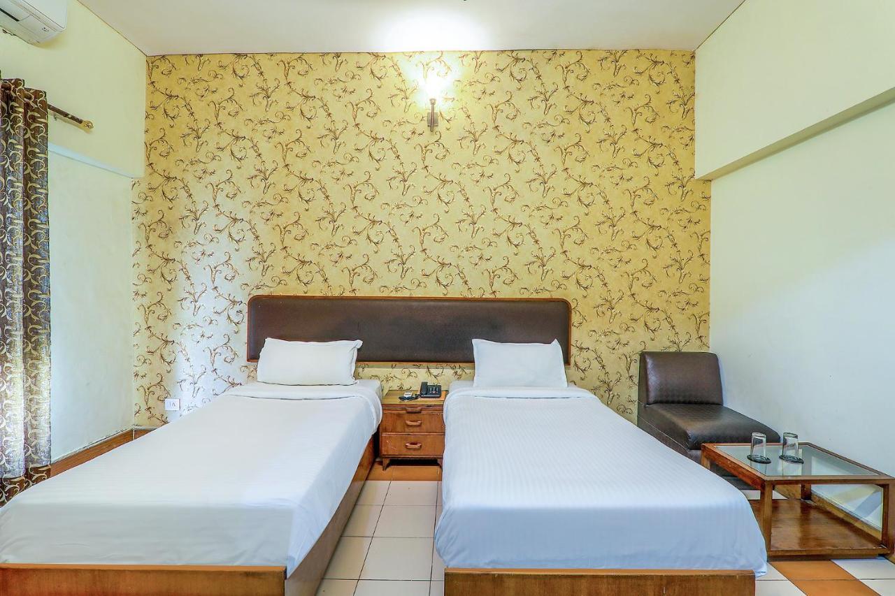 Hotel Executive Hasanganj Esterno foto