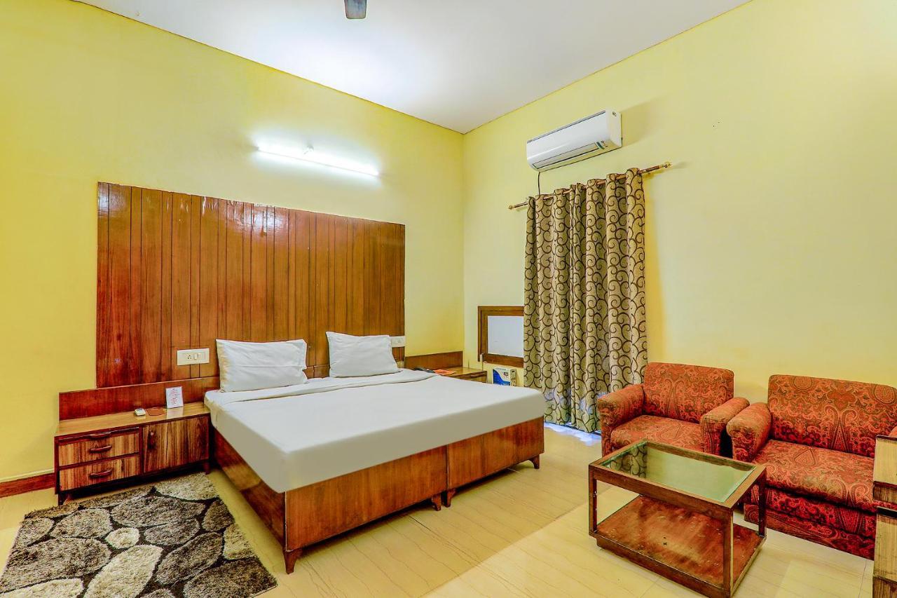 Hotel Executive Hasanganj Esterno foto