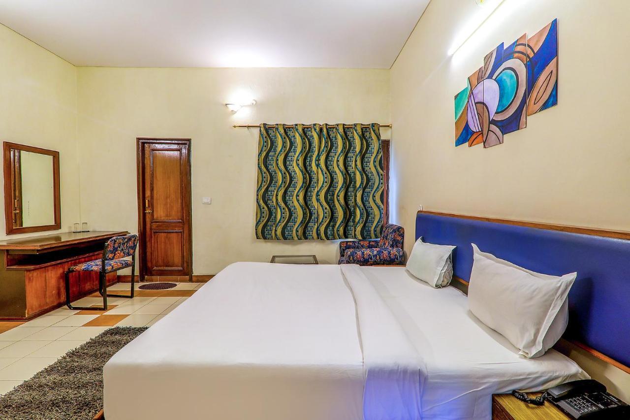 Hotel Executive Hasanganj Esterno foto