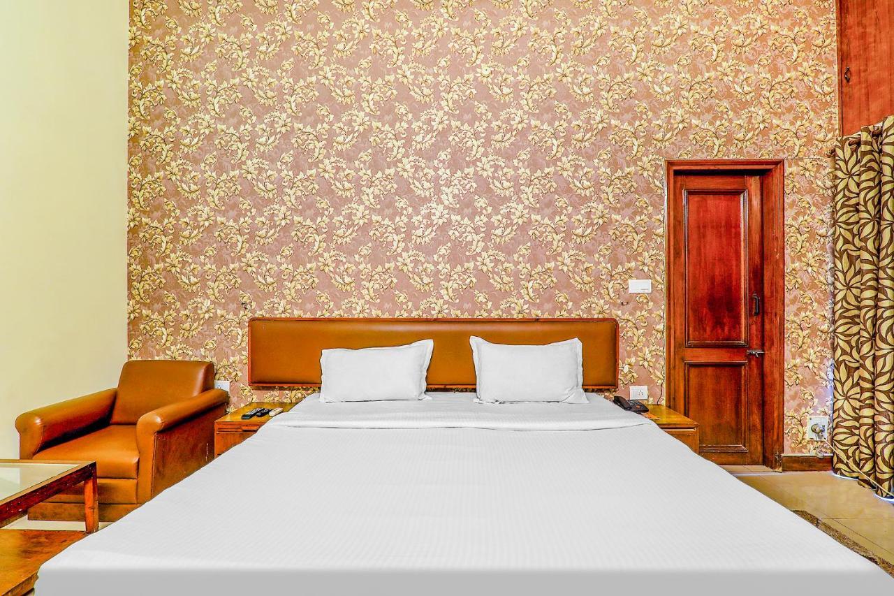 Hotel Executive Hasanganj Esterno foto