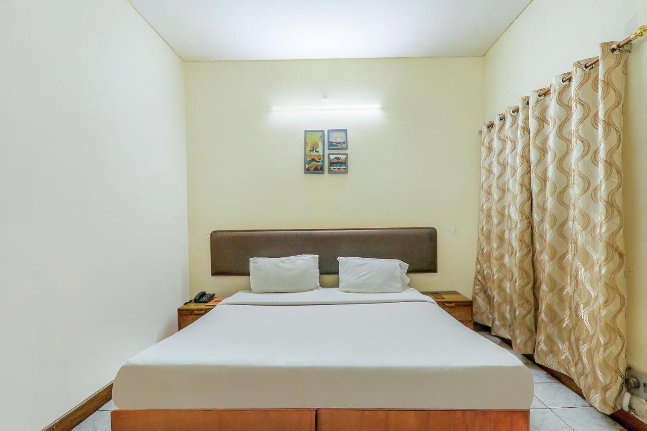 Hotel Executive Hasanganj Esterno foto